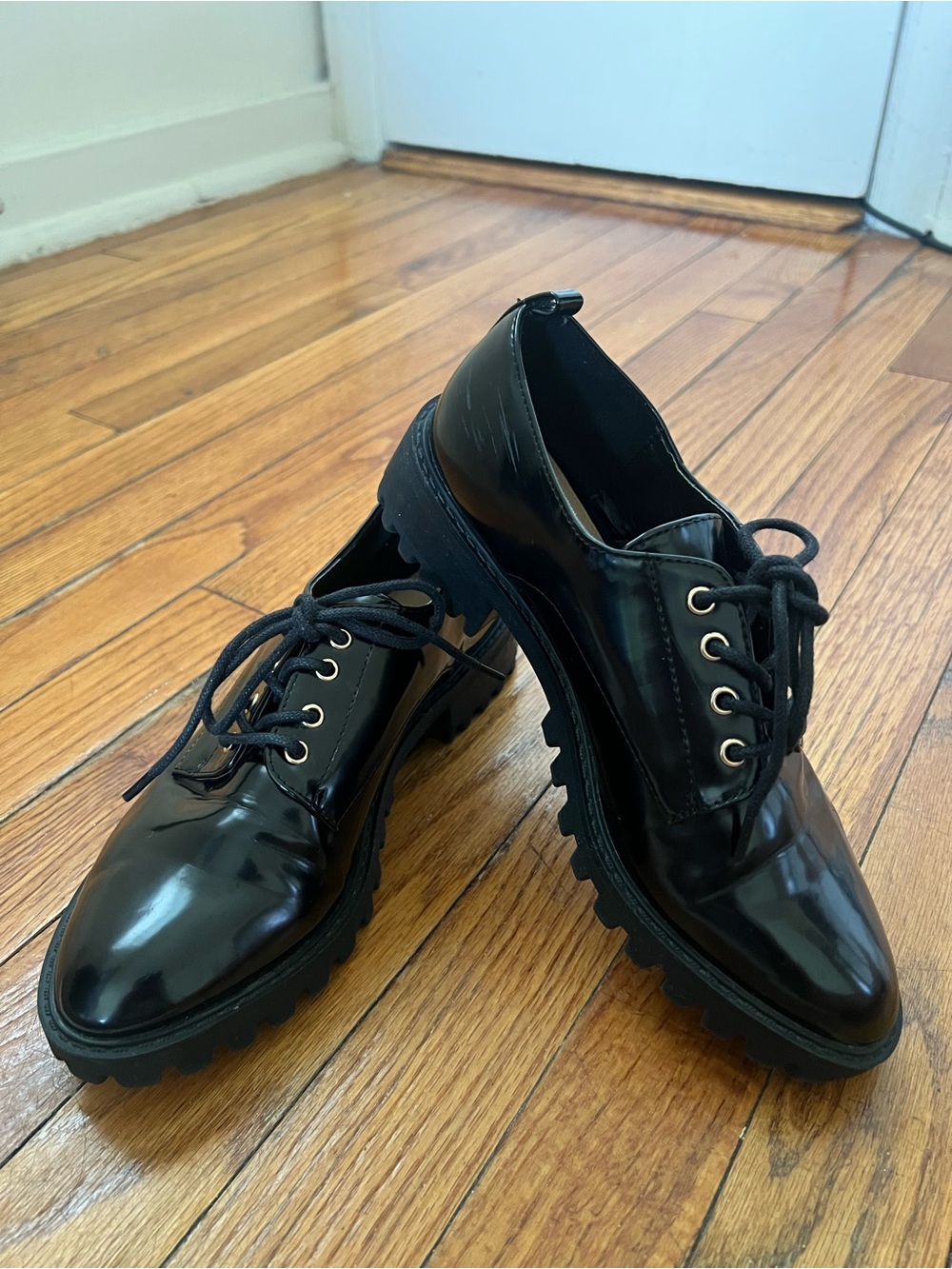 Shoe Dazzle Black Patent Lace-Up Chunky Lug Oxfords